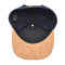Цветовой контраст деревянного зерна прифронтовой плоско наполняется до краев лето навеса шляп Snapback