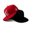 Изготовленная на заказ вышивка слойки 3d плоско наполняется до краев цвет шляп Snapback черный красный голубой