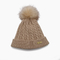 Вышивка Unisex вяжет шляпы Beanie в белом коренастом кабеле вяжет шляпу Pompom мягкую теплую