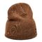 История вяжет связанную картину вышивки шляп Beanie для уютного зимы теплое