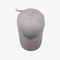 Белая бейсбольная кепка панели хлопка 6 усилила швы с изготовленным на заказ логотипом вышивки